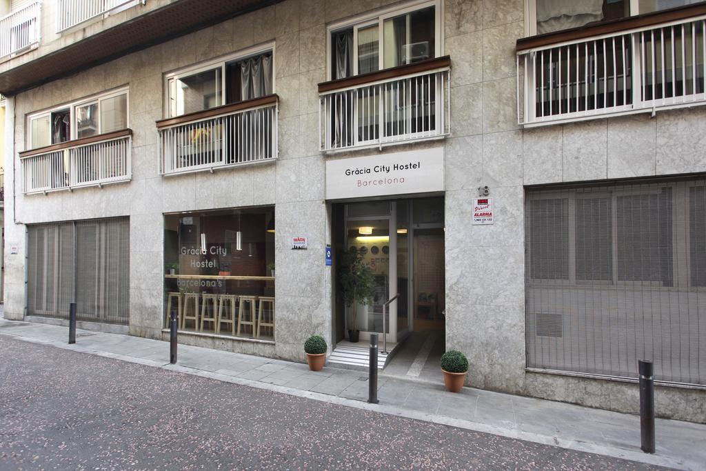 Gracia City Hostel Barcelona Exteriör bild The headquarters of the Spanish Royal Academy of Music, in Madrid.