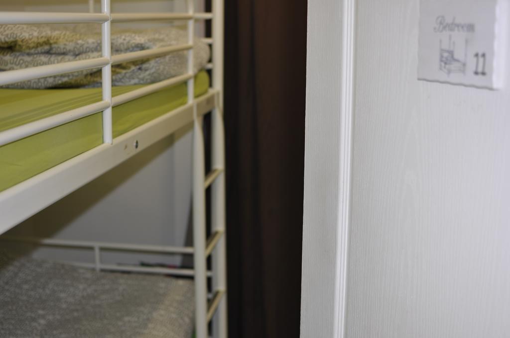 Gracia City Hostel Barcelona Exteriör bild A typical cell at the prison