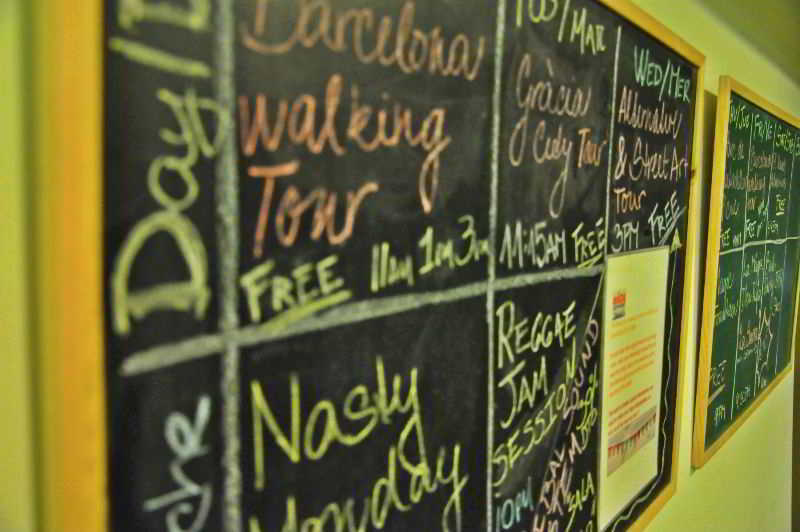 Gracia City Hostel Barcelona Exteriör bild A blackboard at the hostel