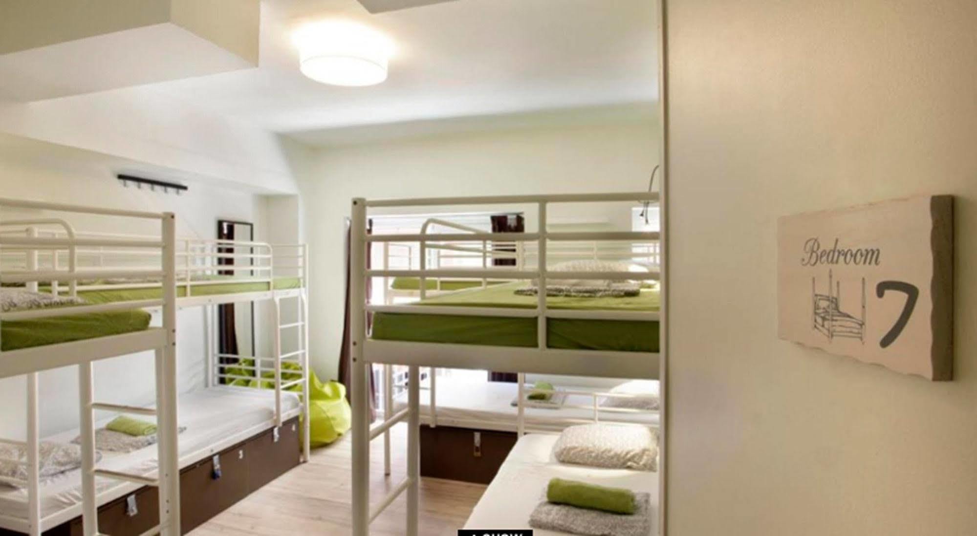 Gracia City Hostel Barcelona Exteriör bild Hostel room in Barcelona, Spain