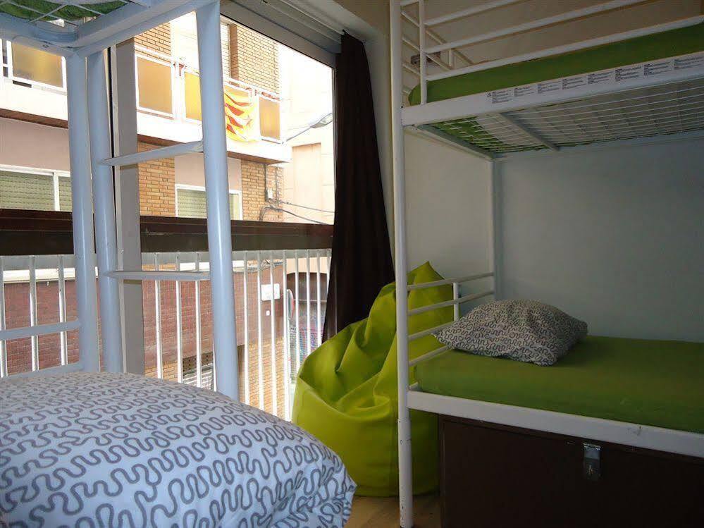 Gracia City Hostel Barcelona Exteriör bild Hostel in Madrid, Spain